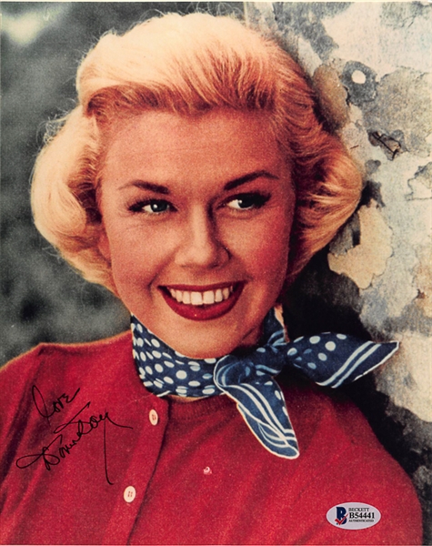 Doris Day Signed 8x10 Color Photo - Beckett COA