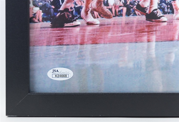 Basketball Legend Bill Russell Signed/Framed 16x20 Photo