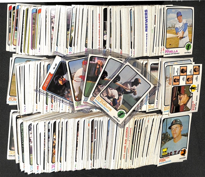 Lot of 450+ 1973-74 Topps Baseball Cards w. 1973 Roberto Clemente (2)