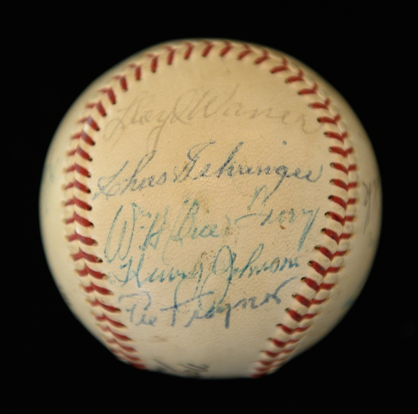 Official NL W. Giles Baseball Signed By Pie Traynor, C. Gehringer, L. Waner, Stengel, S. Rice, M. Carey, Ruffing, Grove, Schalk, Roush, L. Appling, Covaleski, B. Terry (JSA LOA) 