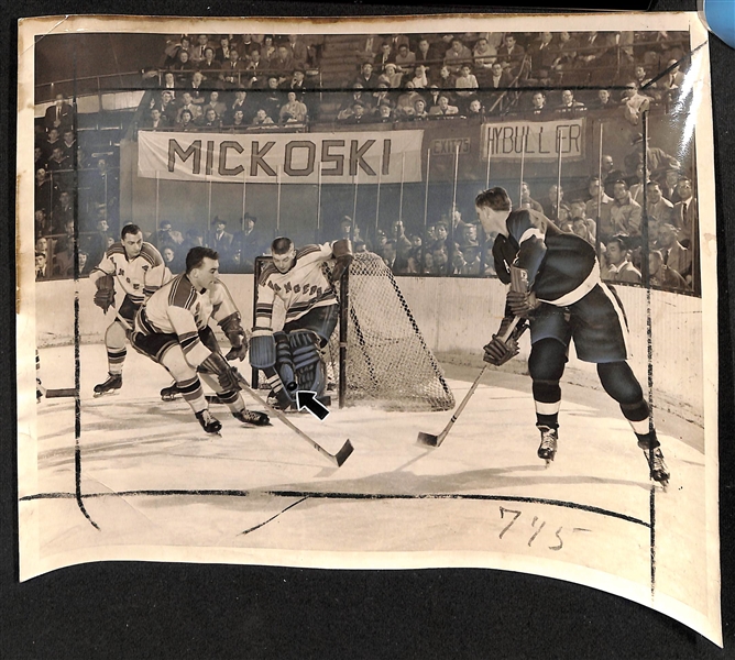 Amazing Lot of (12) 1950s Original Type 1 Hockey Press Photos (Inc. All 6 of the NHL Teams & Many HOFers)