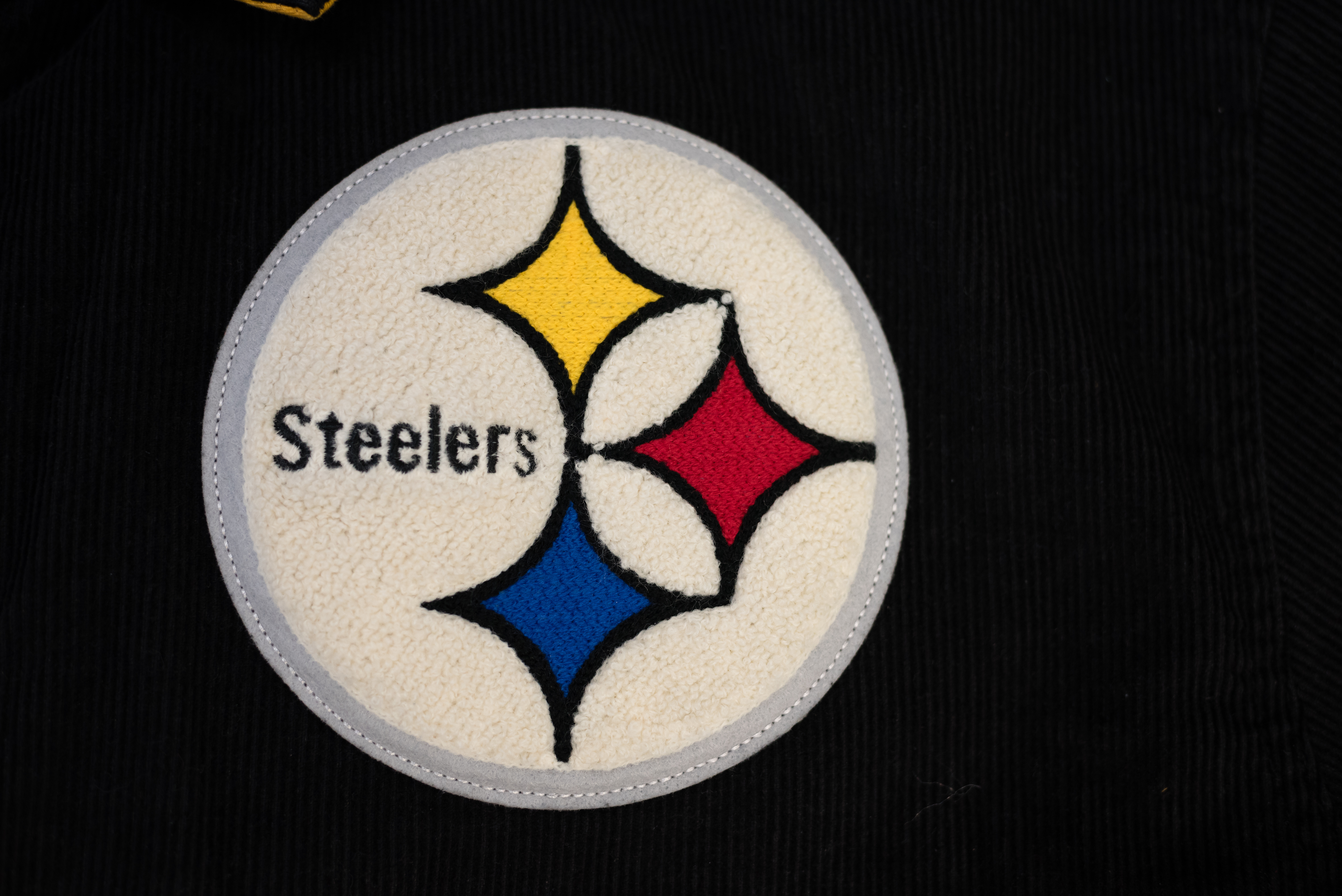 Lot Detail - Steelers Mitchell & Ness XL Throwback Coat