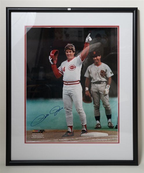 Pete Rose Signed & Framed 16 x 20 Photo Display - JSA