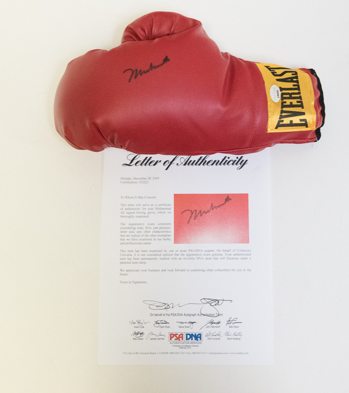 Lot Detail Muhammad Ali Signed Everlast Boxing Glove Psa Dna