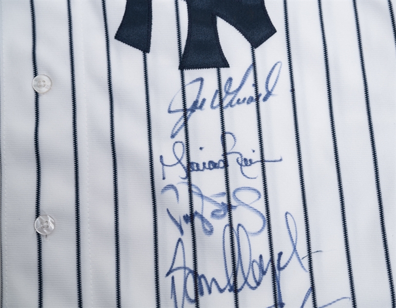 1998 New York Yankees World Series Team Signed Jersey w. Jeter & Rivera - 22 Signatures Total