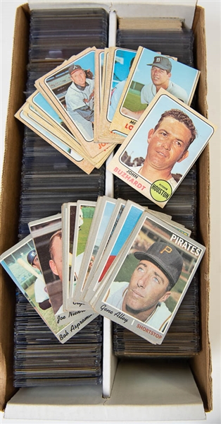 Lot of 300+ 1967/1968/1970 Topps Baseball Cards 