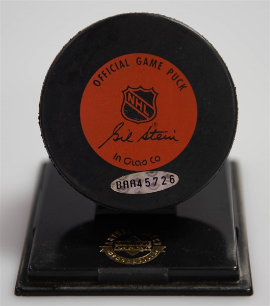 Maurice Richard Signed Canadiens Hockey Puck - Upper Deck COA