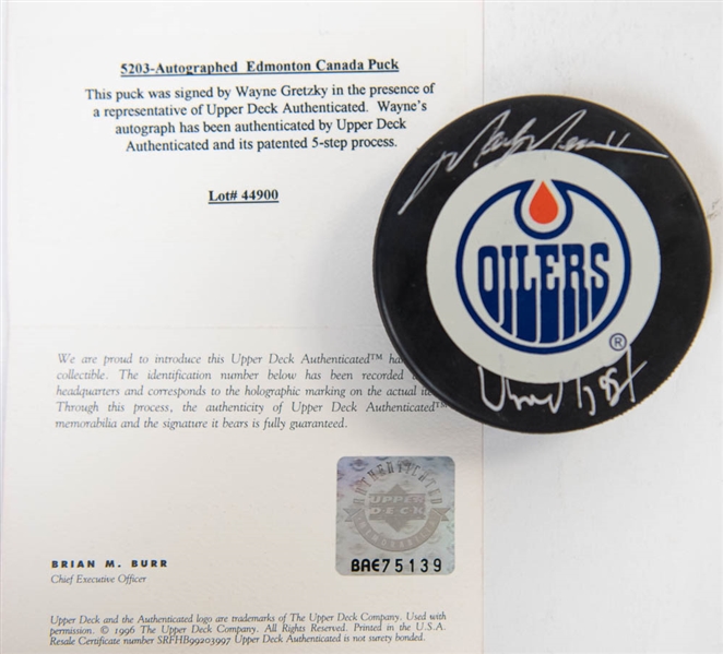 Wayne Gretzky & Mark Messier Signed Hockey Puck - Upper Deck COA