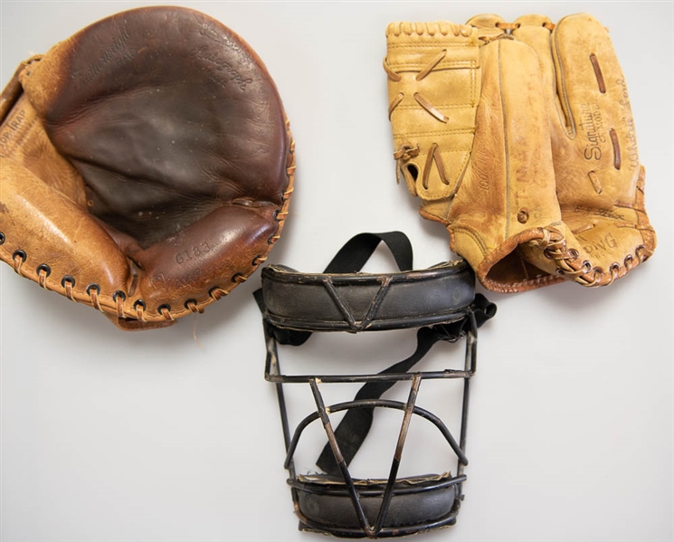 Lot of 9 Vintage Baseball Gloves & Catchers Mask w. Mickey Mantle