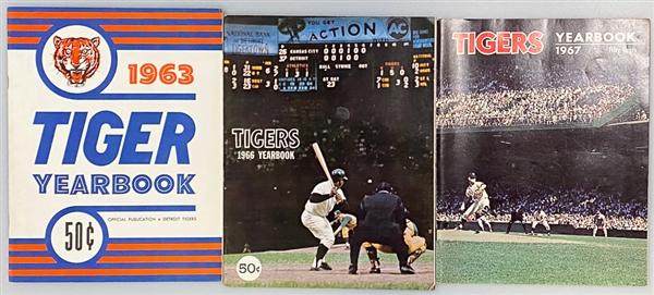 Lot of (9) 1960s-1970s Detroit Tigers Yearbooks & Score Cards