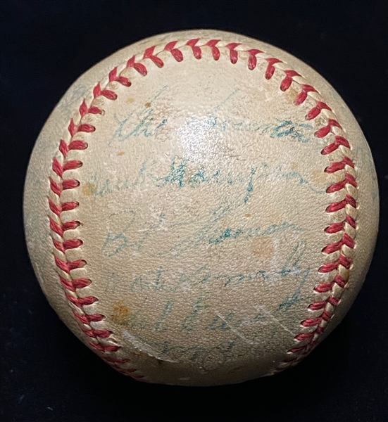1952 New York Giants Team-Signed Baseball (24 Signatures, Inc. B. Thomson, Wilhelm, Rigney, Jansen, Maglie, H. Thompson, Elliott, D. Williams, Mueller) - PSA/DNA LOA 