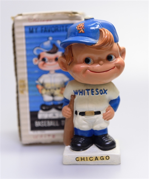 Early 1960s Chicago White Sox White Square Base Boy Head w. Original Box