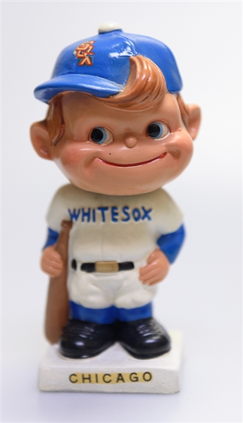Early 1960s Chicago White Sox White Square Base Boy Head w. Original Box