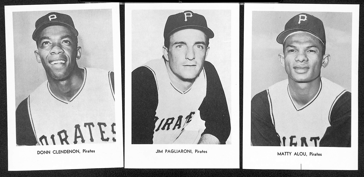 1967 Pittsburgh Pirates Team Photo Pack w/ Clemente, Stargell, Wills, Mazeroski, +
