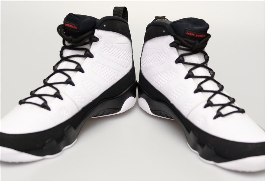 2016 Nike Air Jordan 9 Retro Space Jam - Size 13 (Jordan's Actual Size)