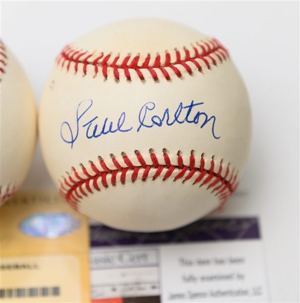 Lot of (4) Autographed HOFer Baseballs w/ Steve Carlton, Jim Palmer, Rollie Fingers and Robin Roberts (JSA and Steiner Authenticated)