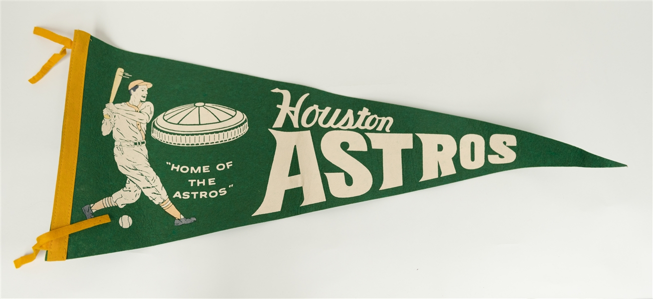 Lot of (5) 1960s Vintage Baseball Felt Pennants w. Houston Astros