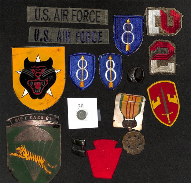 Lot of (14) Vintage Military Metals & Patches