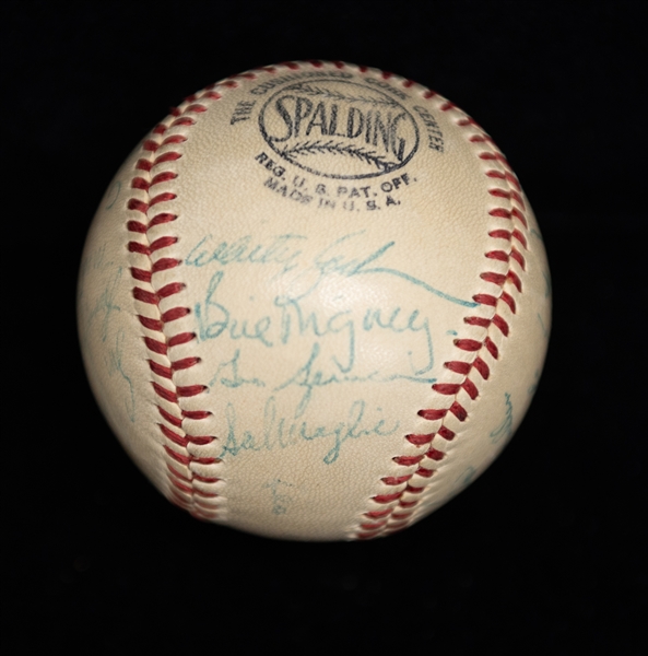 1952 New York Giants Team Signed Baseball - 24 Total Signatures - w. Monte Irvin & Hoyt Wilhelm - Full JSA Letter of Authenticity