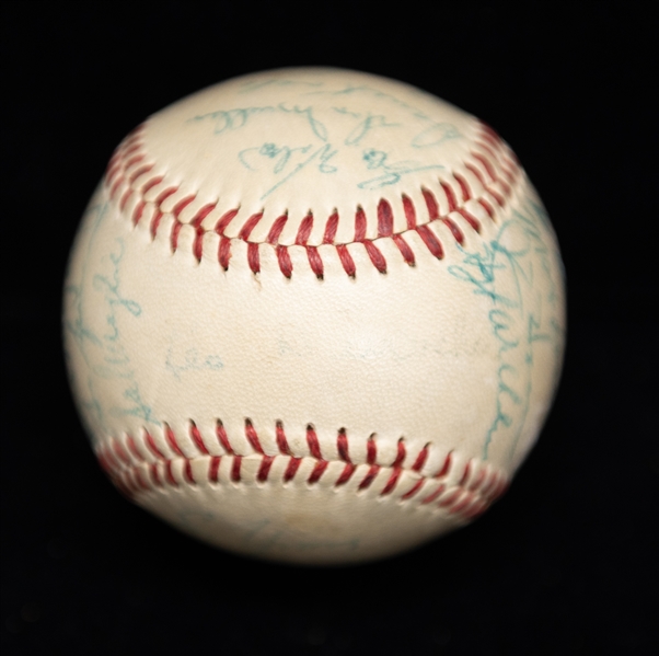 1952 New York Giants Team Signed Baseball - 24 Total Signatures - w. Monte Irvin & Hoyt Wilhelm - Full JSA Letter of Authenticity