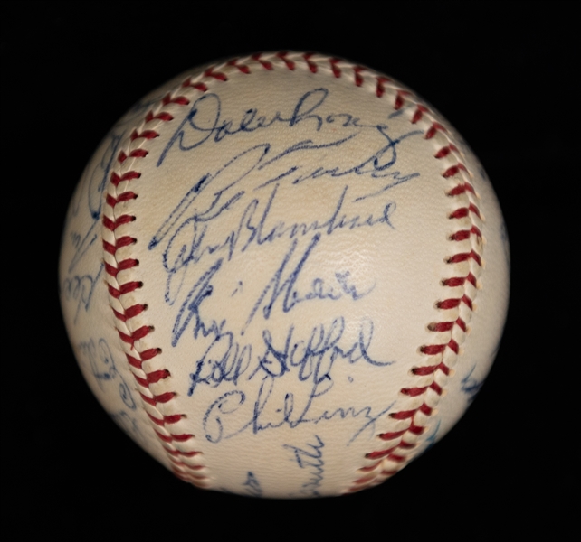 1962 New York Yankees Team Signed Baseball - 27 Signatures w. Roger Maris - PSA/DNA Letter Of Authenticity