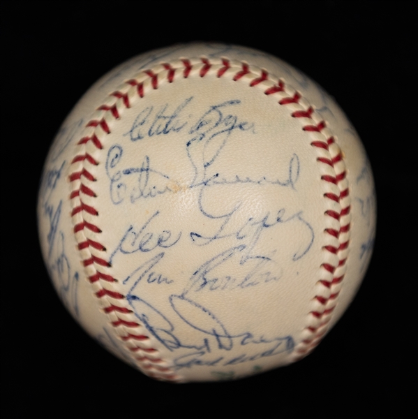 1962 New York Yankees Team Signed Baseball - 27 Signatures w. Roger Maris - PSA/DNA Letter Of Authenticity