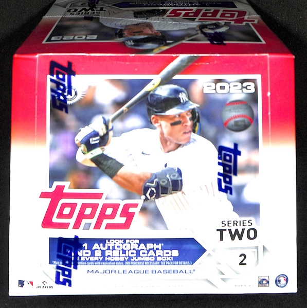 2023 Topps Series 2 Sealed Jumbo Box inc. 1 Autograph & 2 Relics