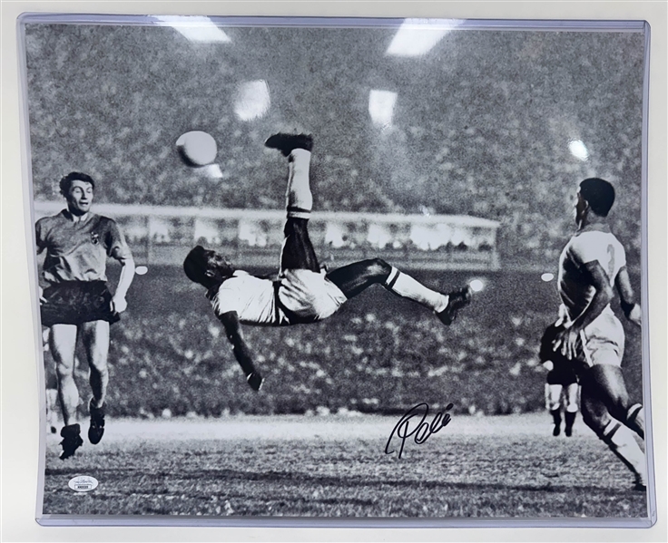 Pele Signed Bicycle Kick 20x16 Black & White Photo - JSA COA